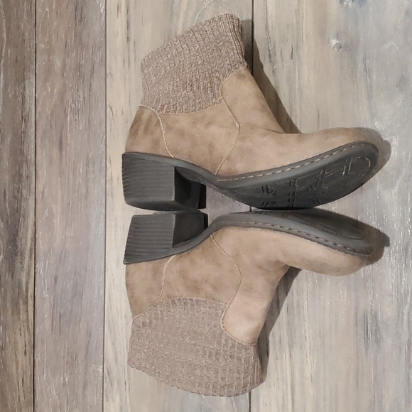 B.O.C. "Like New"Womens Ankle Leather Booties block heels shoes sz 9 - Picture 4 of 13